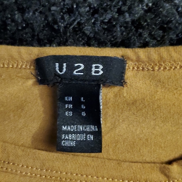 Mustard cold shoulder shirt - Picture 2 of 2